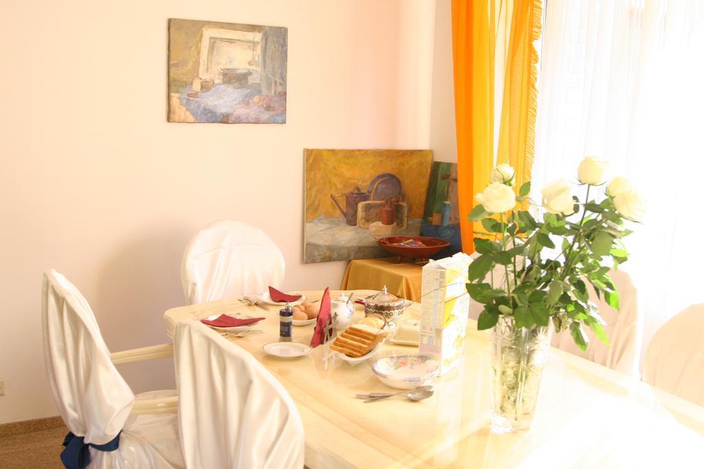 Irena Family House Otel VNO Oda fotoğraf
