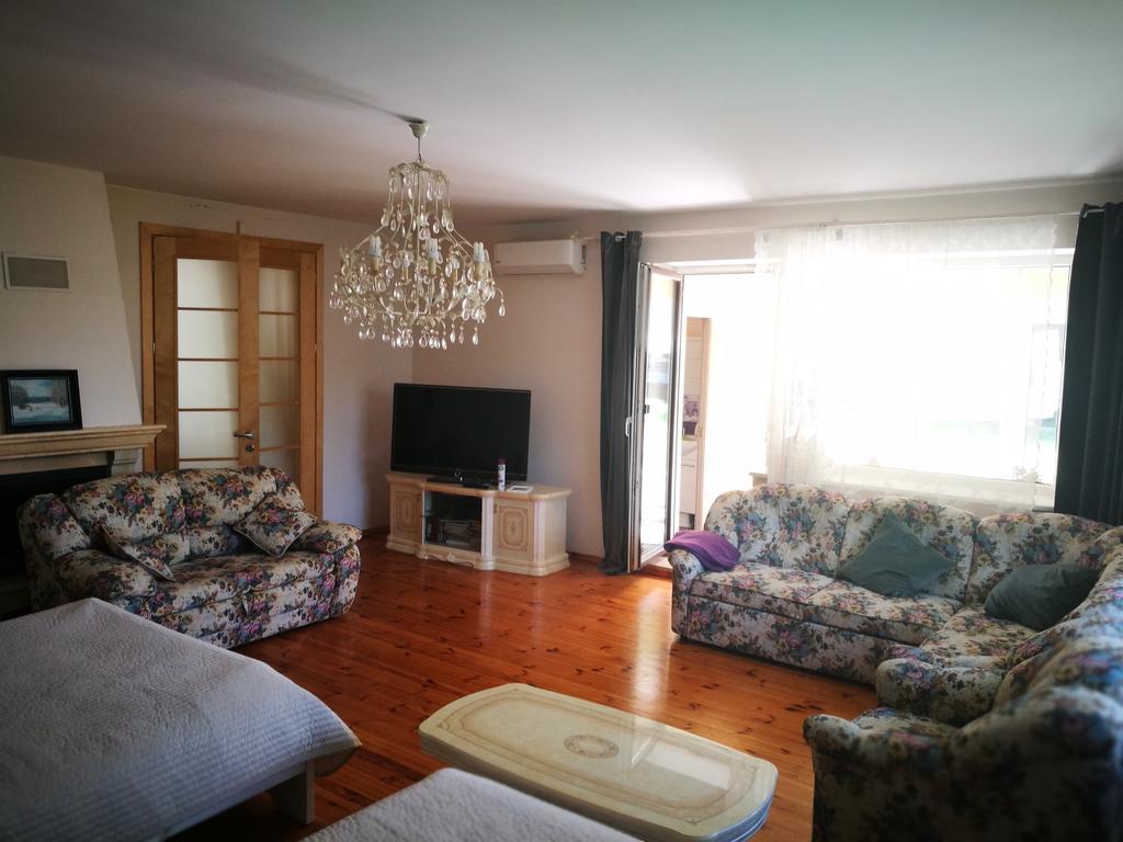 Irena Family House Otel VNO Dış mekan fotoğraf